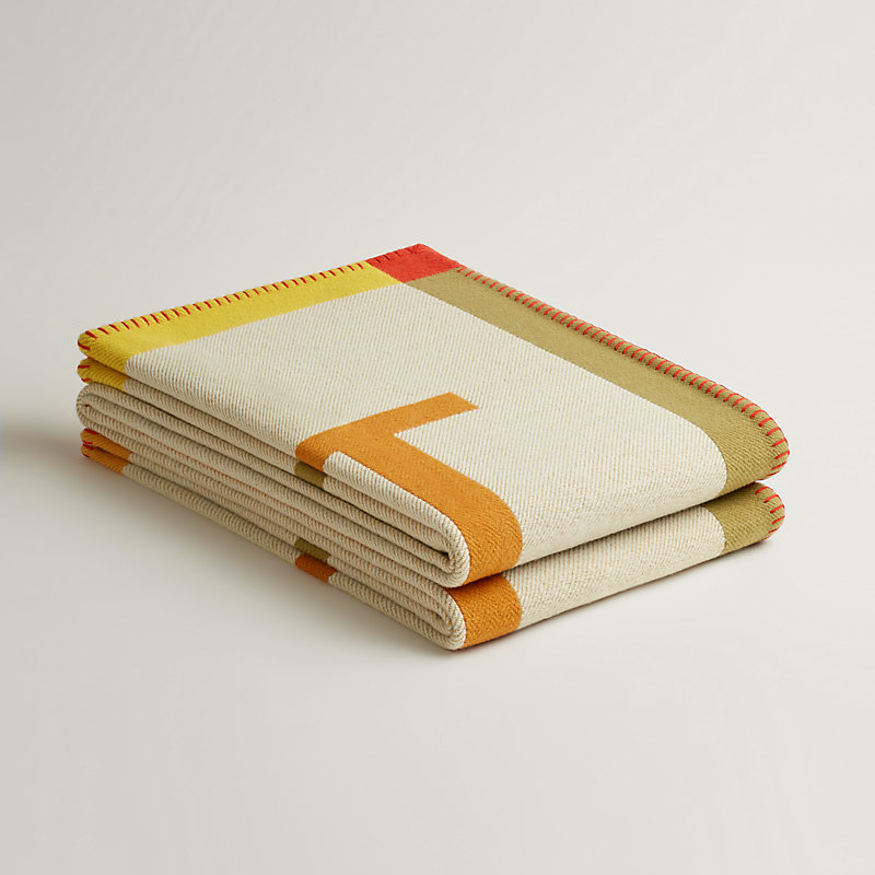 hi-blanket--103691M 02-front-